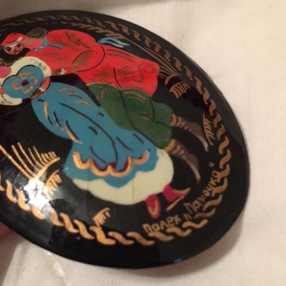 Very cute and stylish pin - Picture 3 of 4